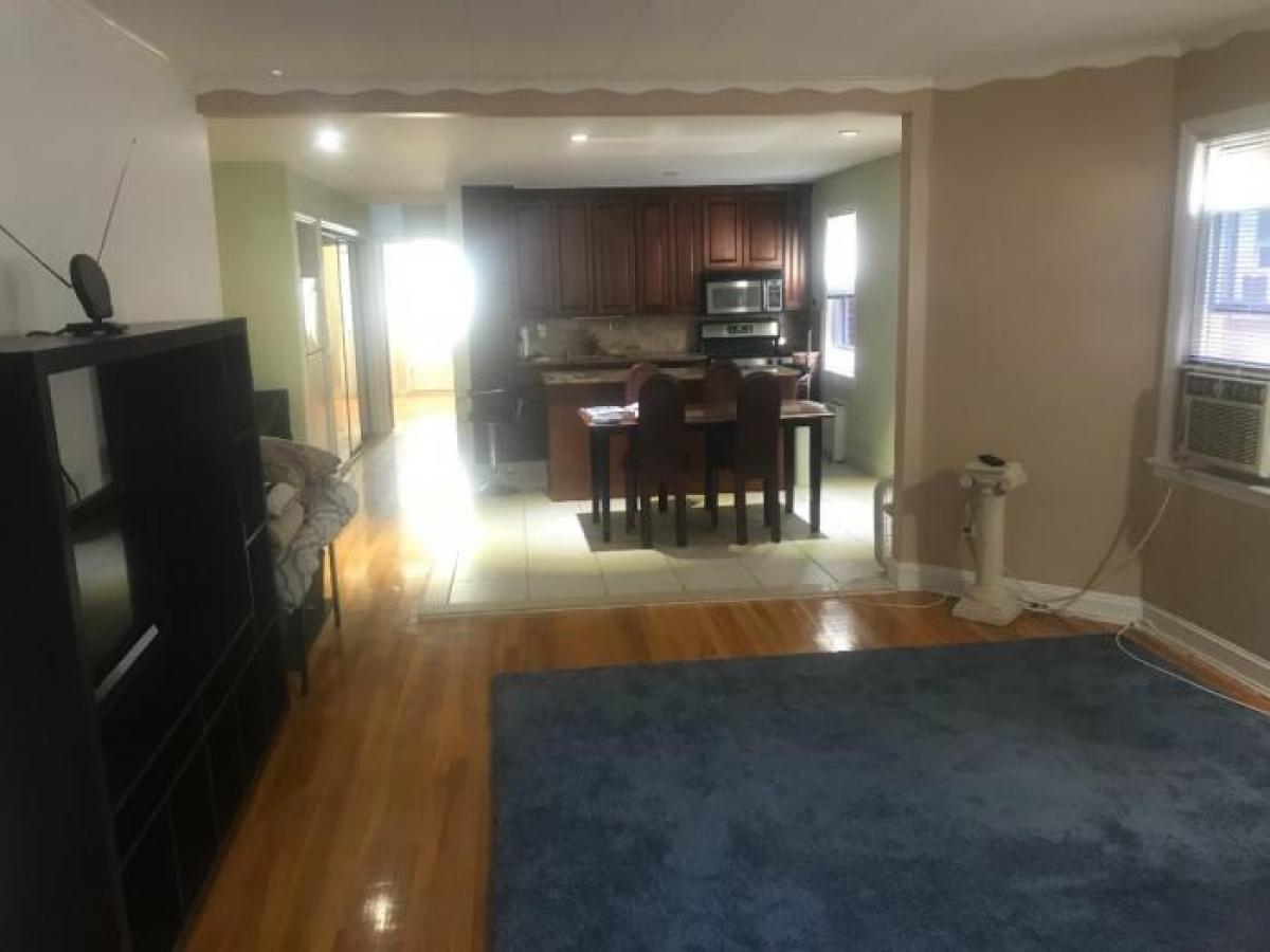 Picture of Apartment For Rent in Bayside, New York, United States