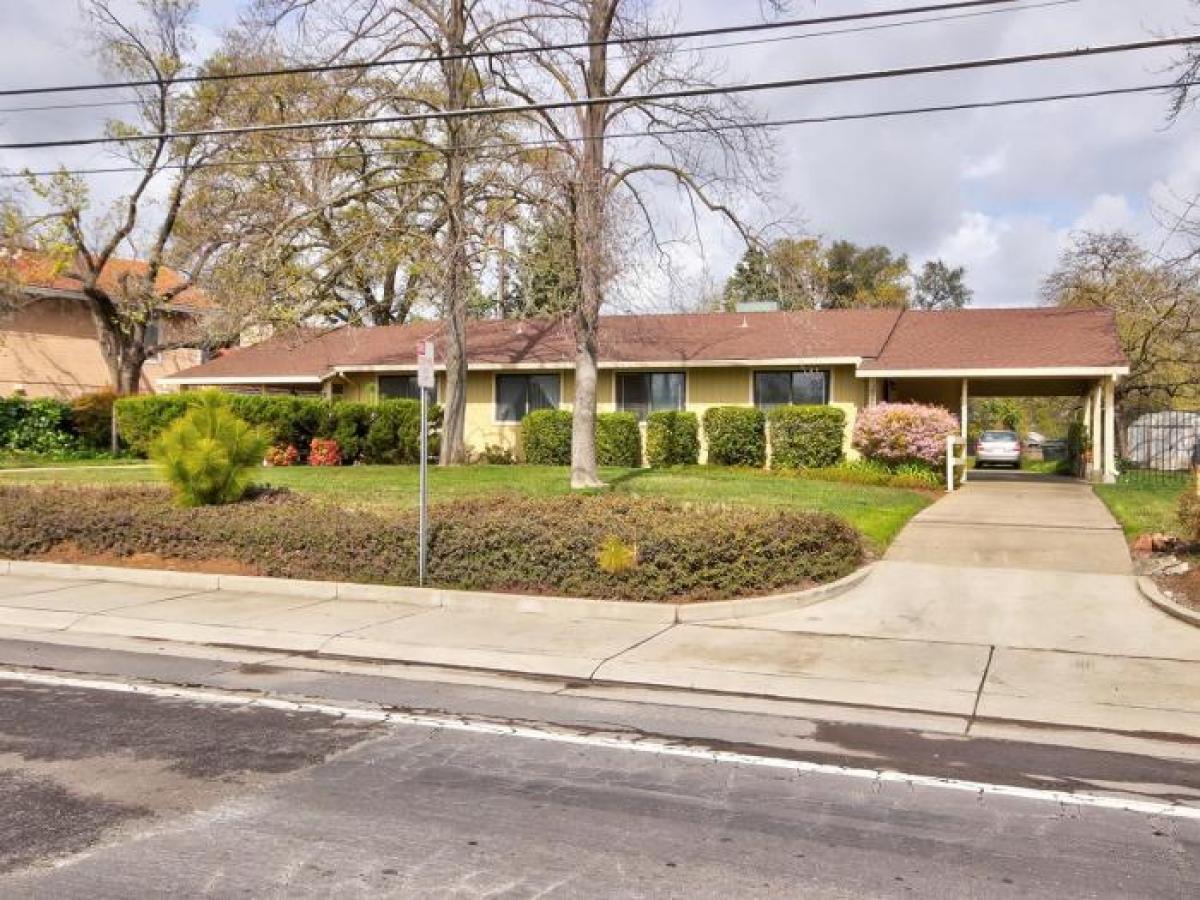 Picture of Multi-Family Home For Sale in Sacramento, California, United States