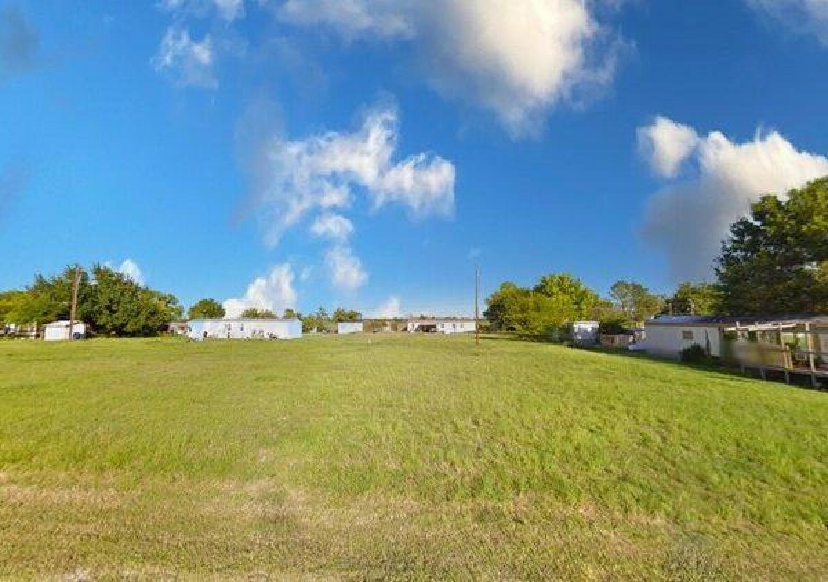 Picture of Residential Land For Sale in Granbury, Texas, United States