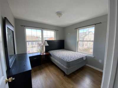 Home For Rent in Newark, New Jersey