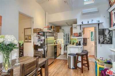 Apartment For Rent in Venice, California