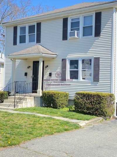 Condo For Rent in Arlington, Massachusetts