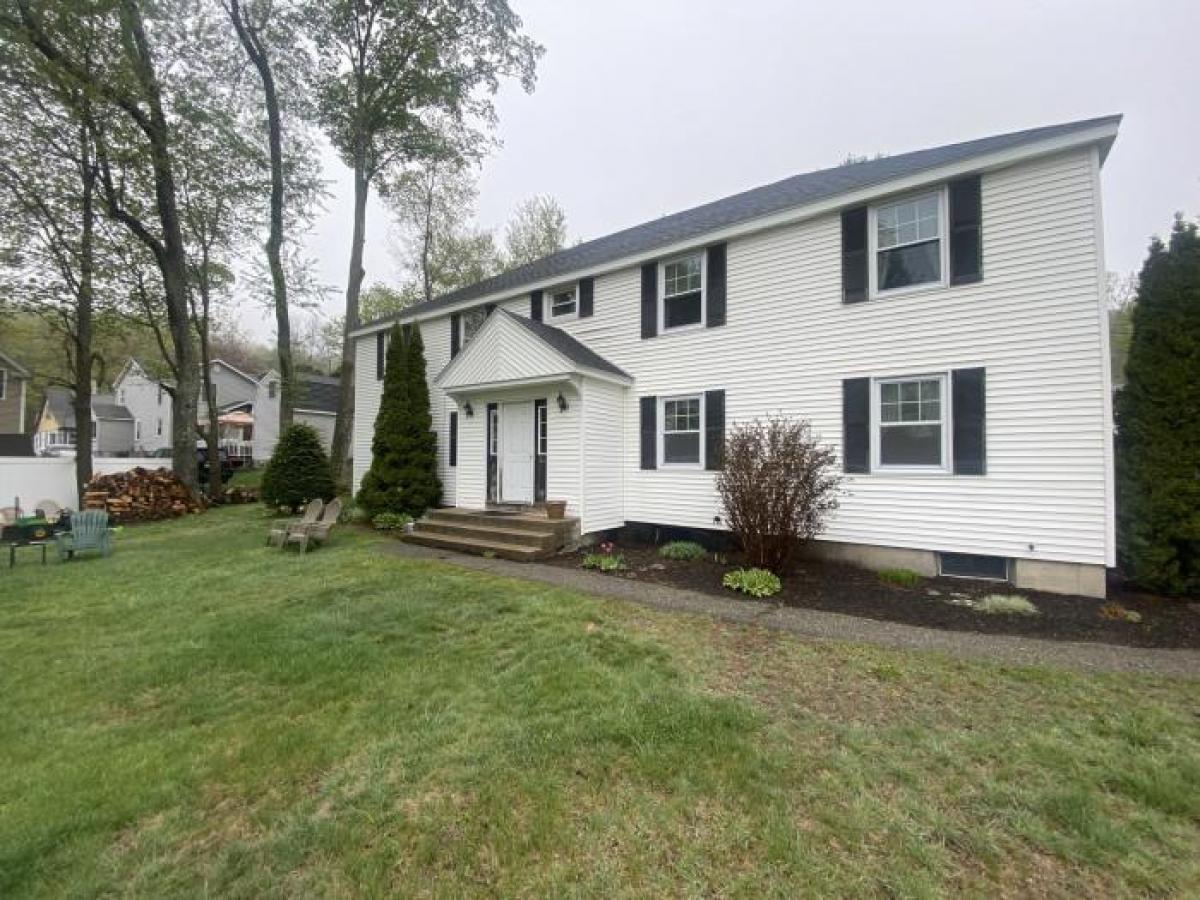 Picture of Condo For Rent in Leicester, Massachusetts, United States