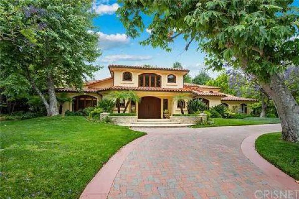 Picture of Villa For Sale in Hidden Hills, California, United States