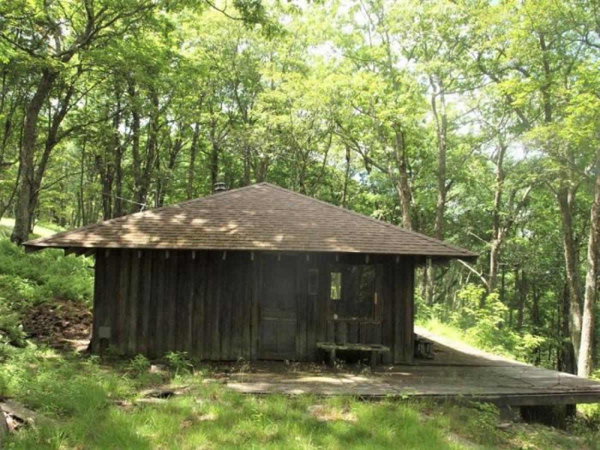 Picture of Home For Sale in Franklin, West Virginia, United States