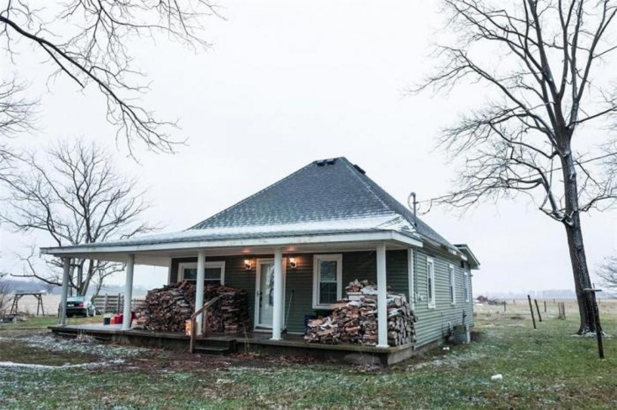 Picture of Home For Sale in Kempton, Indiana, United States