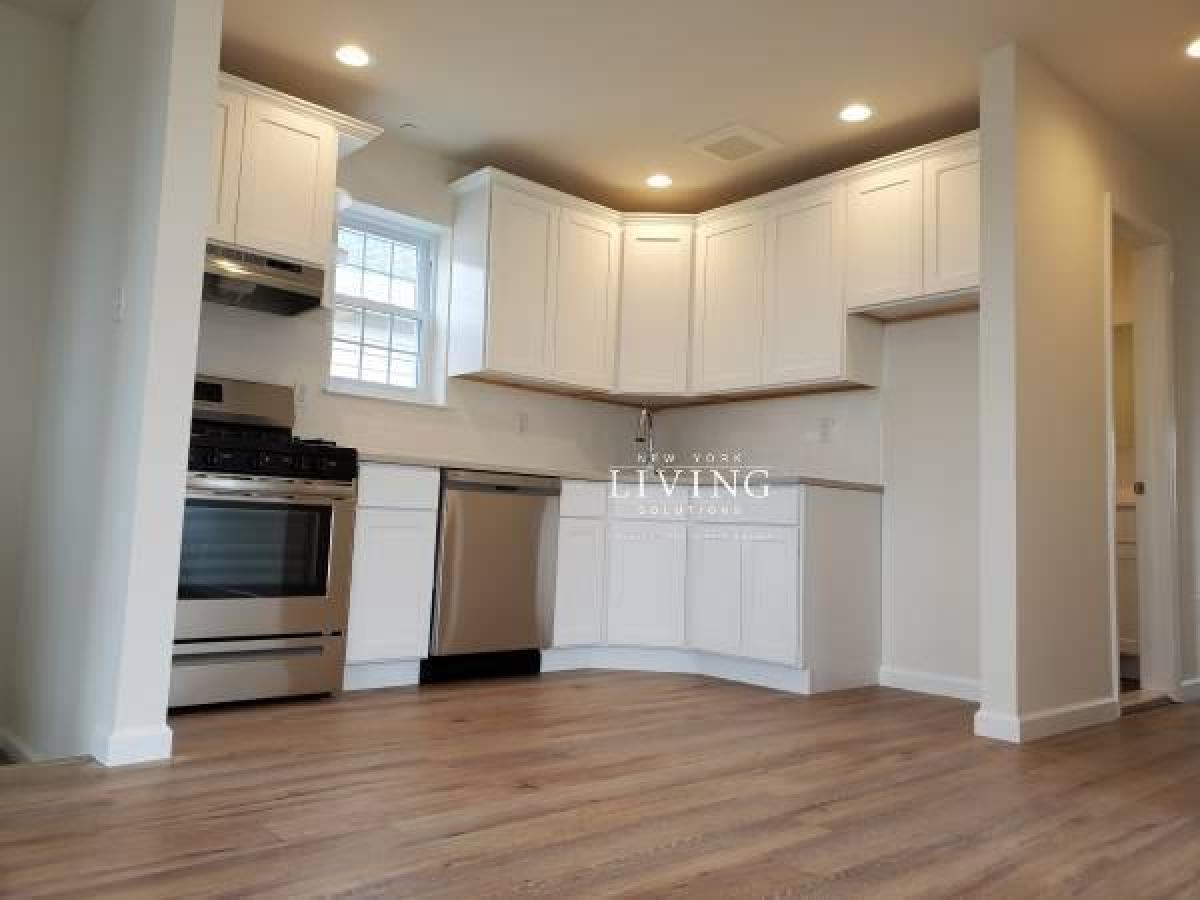 Picture of Home For Rent in Arverne, New York, United States