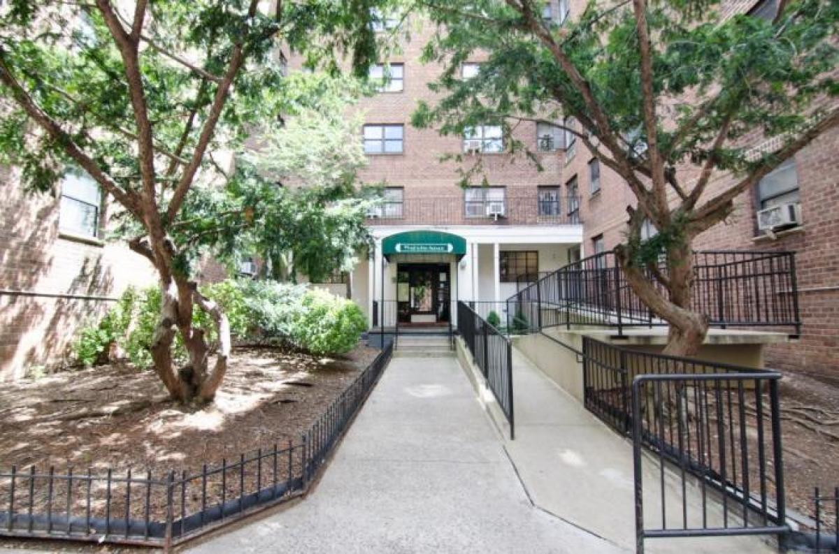 Picture of Apartment For Rent in Forest Hills, New York, United States