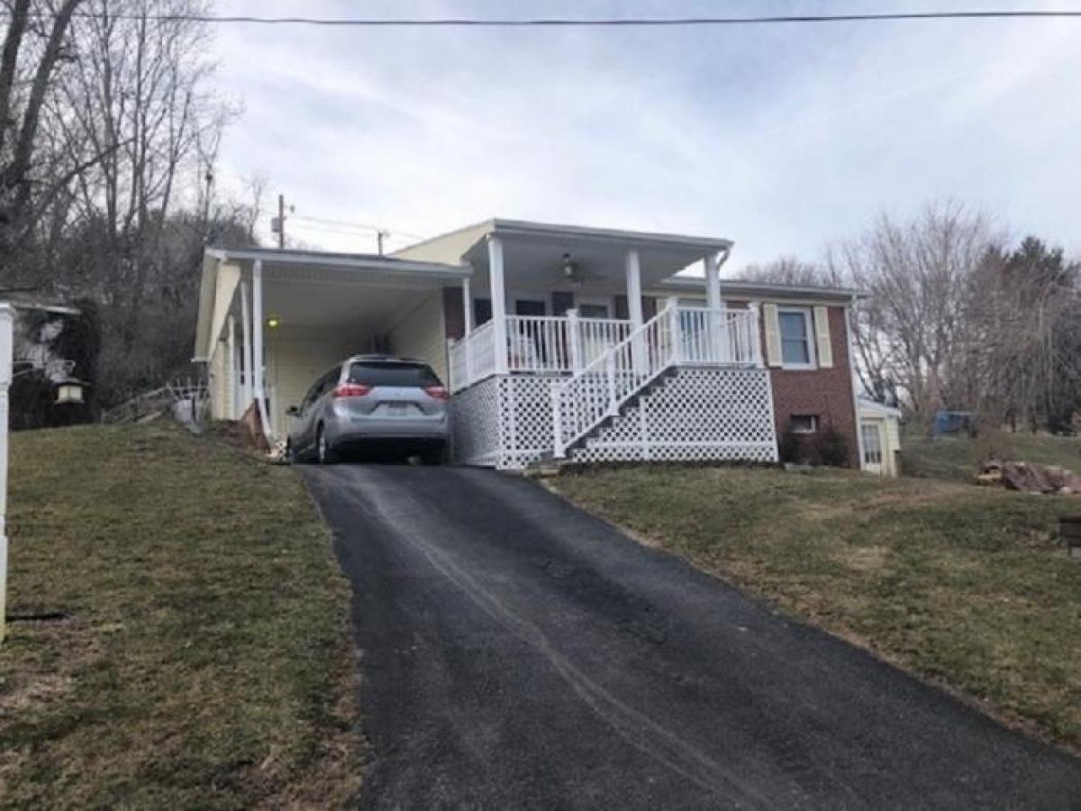 Picture of Home For Sale in Franklin, West Virginia, United States