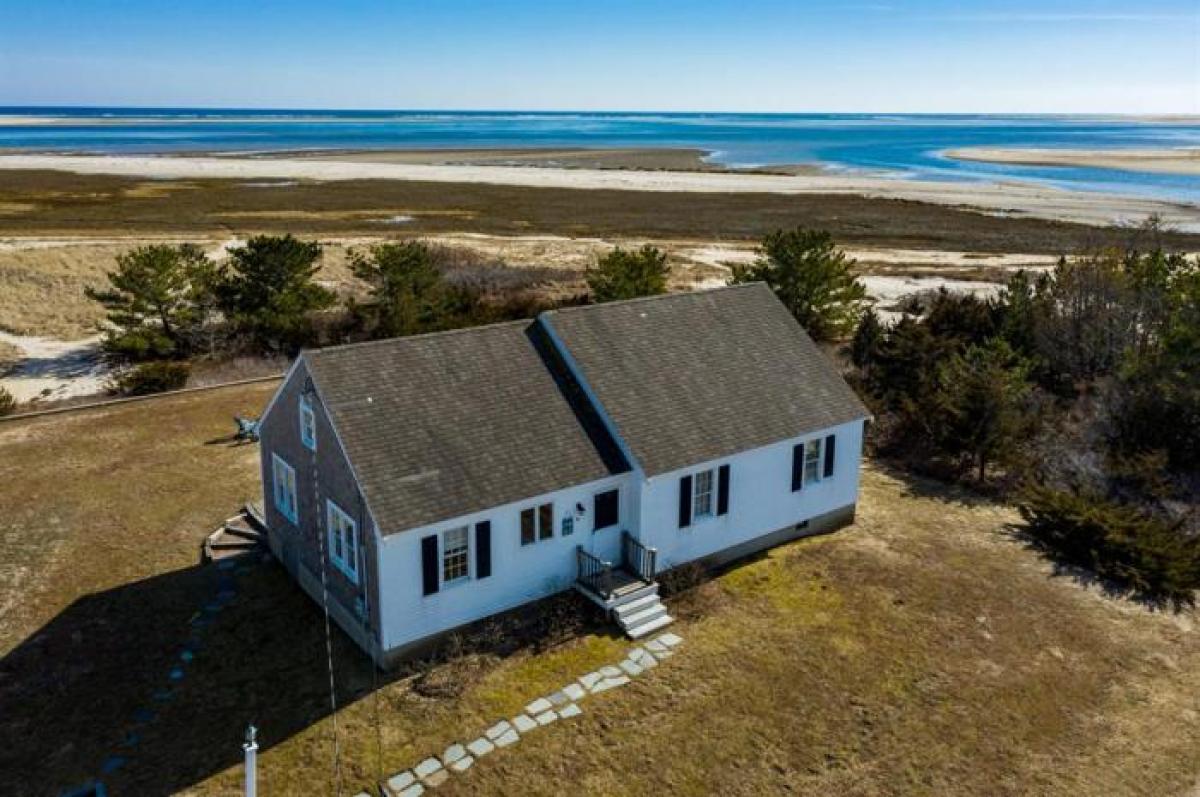 Picture of Home For Sale in Chatham, Massachusetts, United States