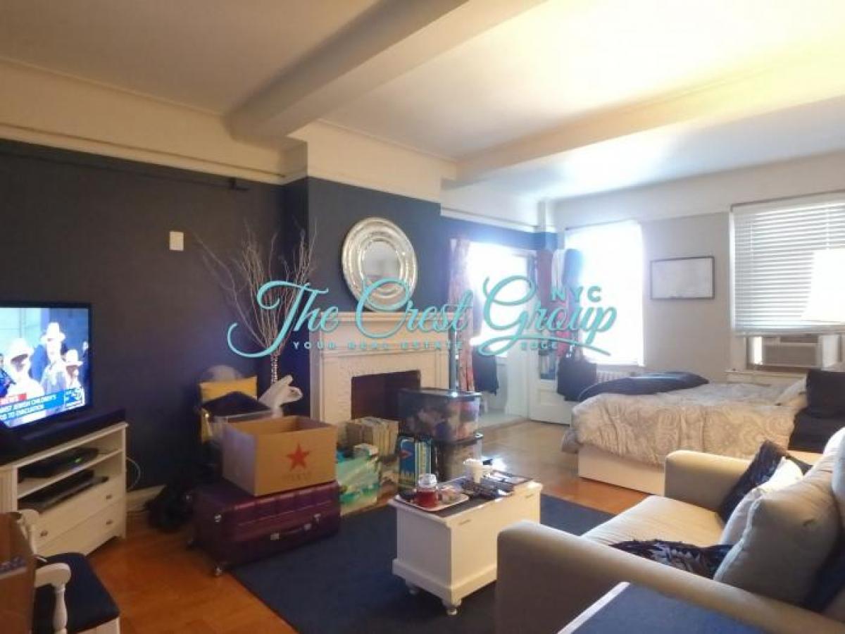 Picture of Apartment For Rent in Kew Gardens, New York, United States