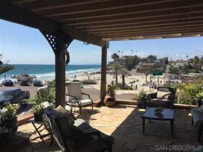 Villa For Sale in Encinitas, California