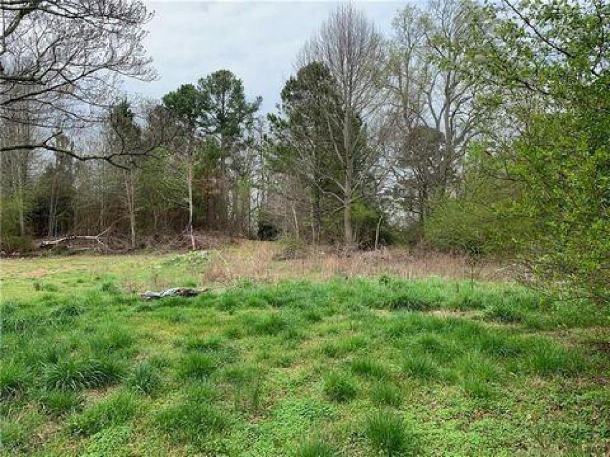 Picture of Residential Land For Sale in Flowery Branch, Georgia, United States