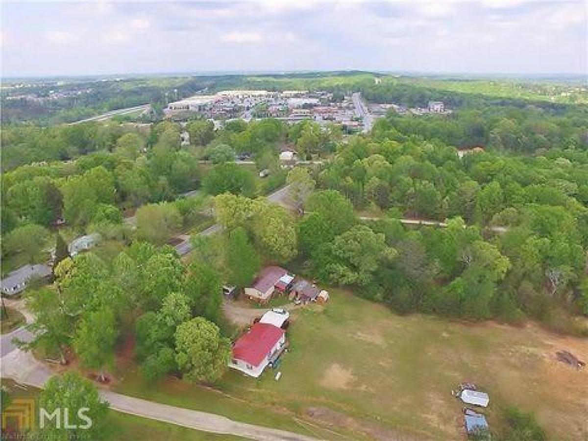 Picture of Residential Land For Sale in Flowery Branch, Georgia, United States