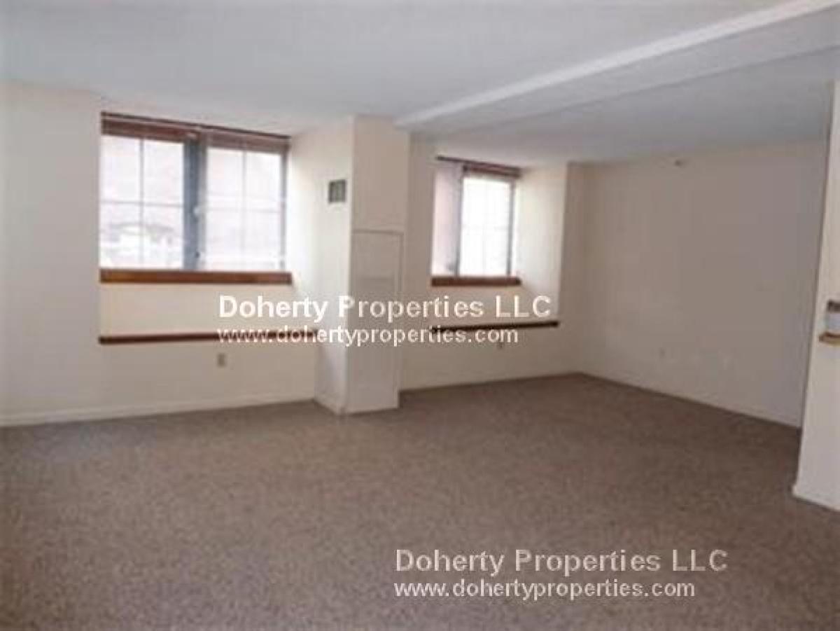 Picture of Condo For Rent in Lowell, Massachusetts, United States