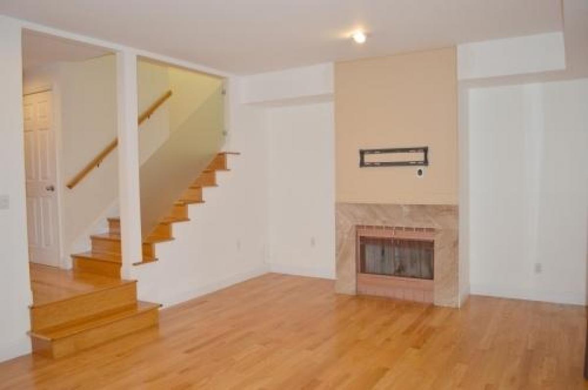 Picture of Condo For Rent in West Roxbury, Massachusetts, United States