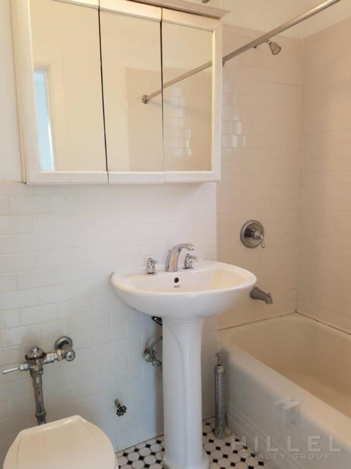 Picture of Condo For Rent in Queens, New York, United States