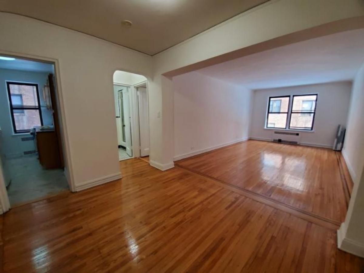 Picture of Apartment For Rent in Jackson Heights, New York, United States