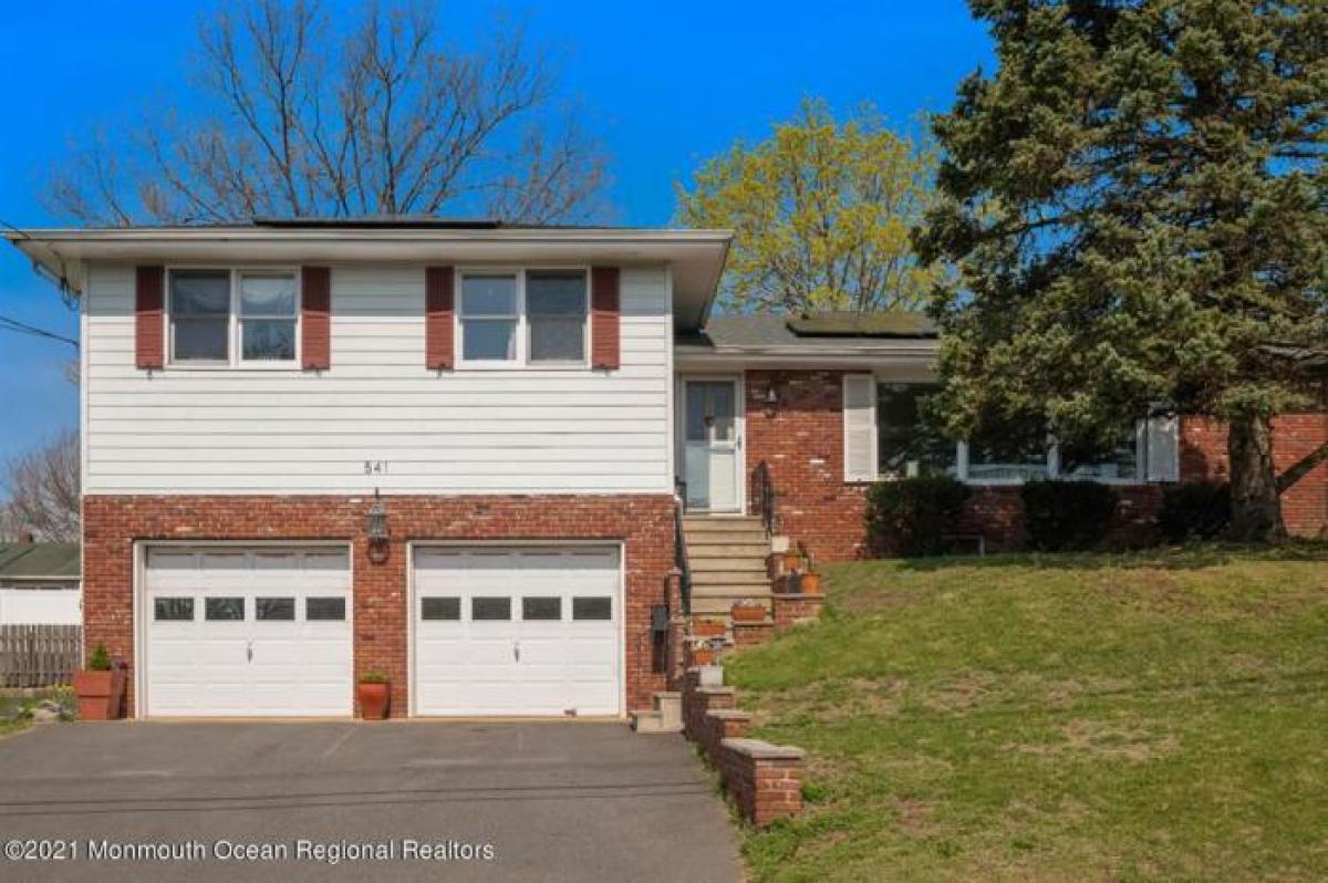 Picture of Home For Sale in Point Pleasant, New Jersey, United States