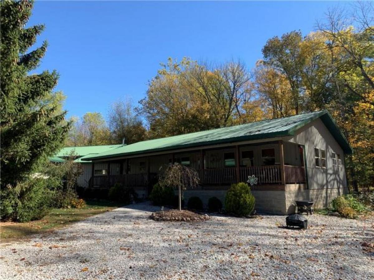 Picture of Home For Sale in Cloverdale, Indiana, United States