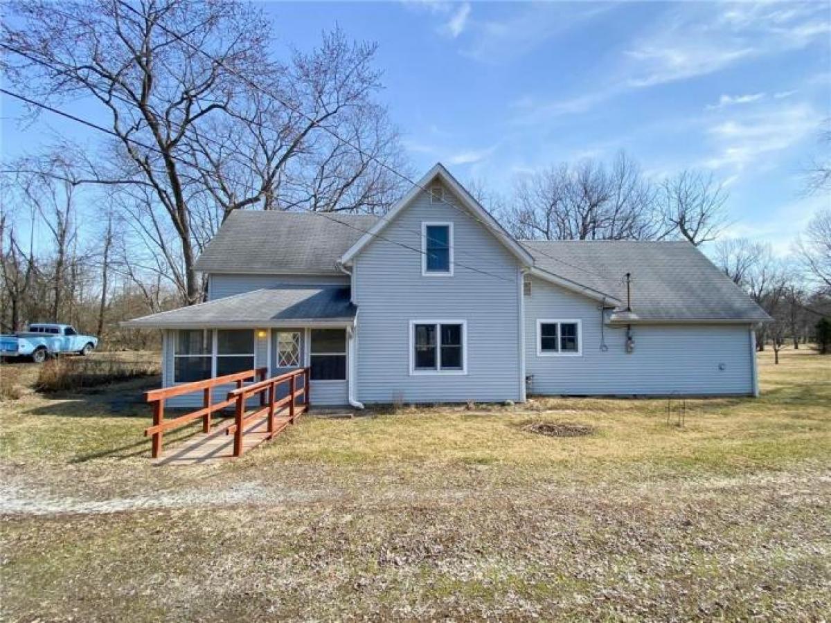 Picture of Home For Sale in Alexandria, Indiana, United States