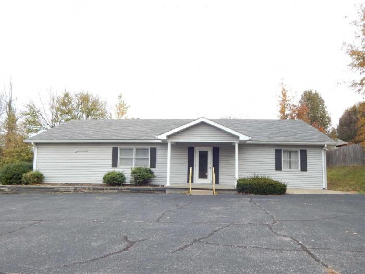 Picture of Home For Sale in Mitchell, Indiana, United States