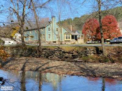 Home For Sale in Hortonville, New York