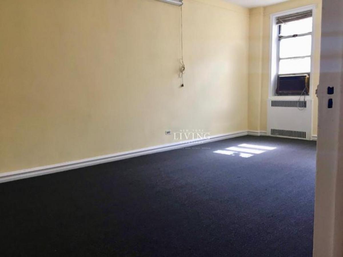 Picture of Apartment For Rent in Rego Park, New York, United States