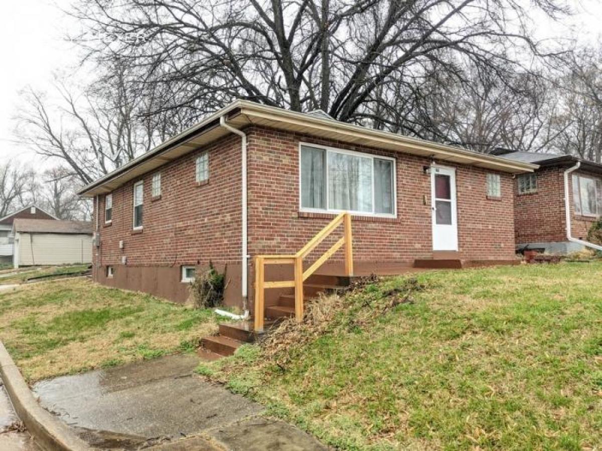 Picture of Home For Rent in University City, Missouri, United States