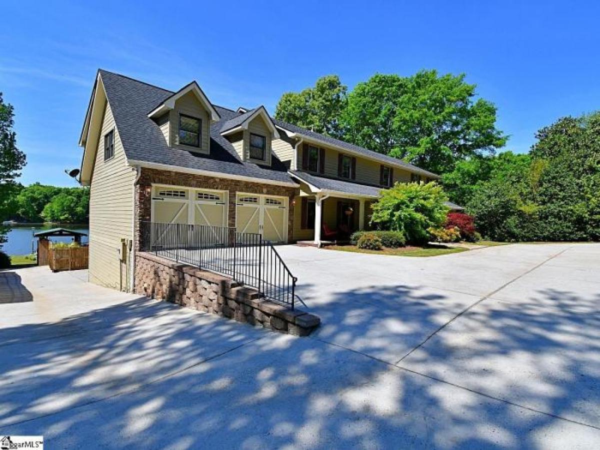 Picture of Home For Sale in Pelzer, South Carolina, United States