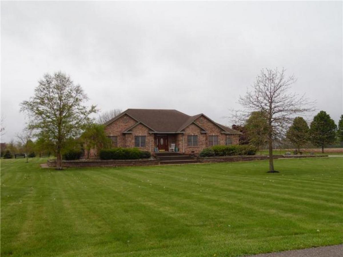 Picture of Home For Sale in Fairland, Indiana, United States