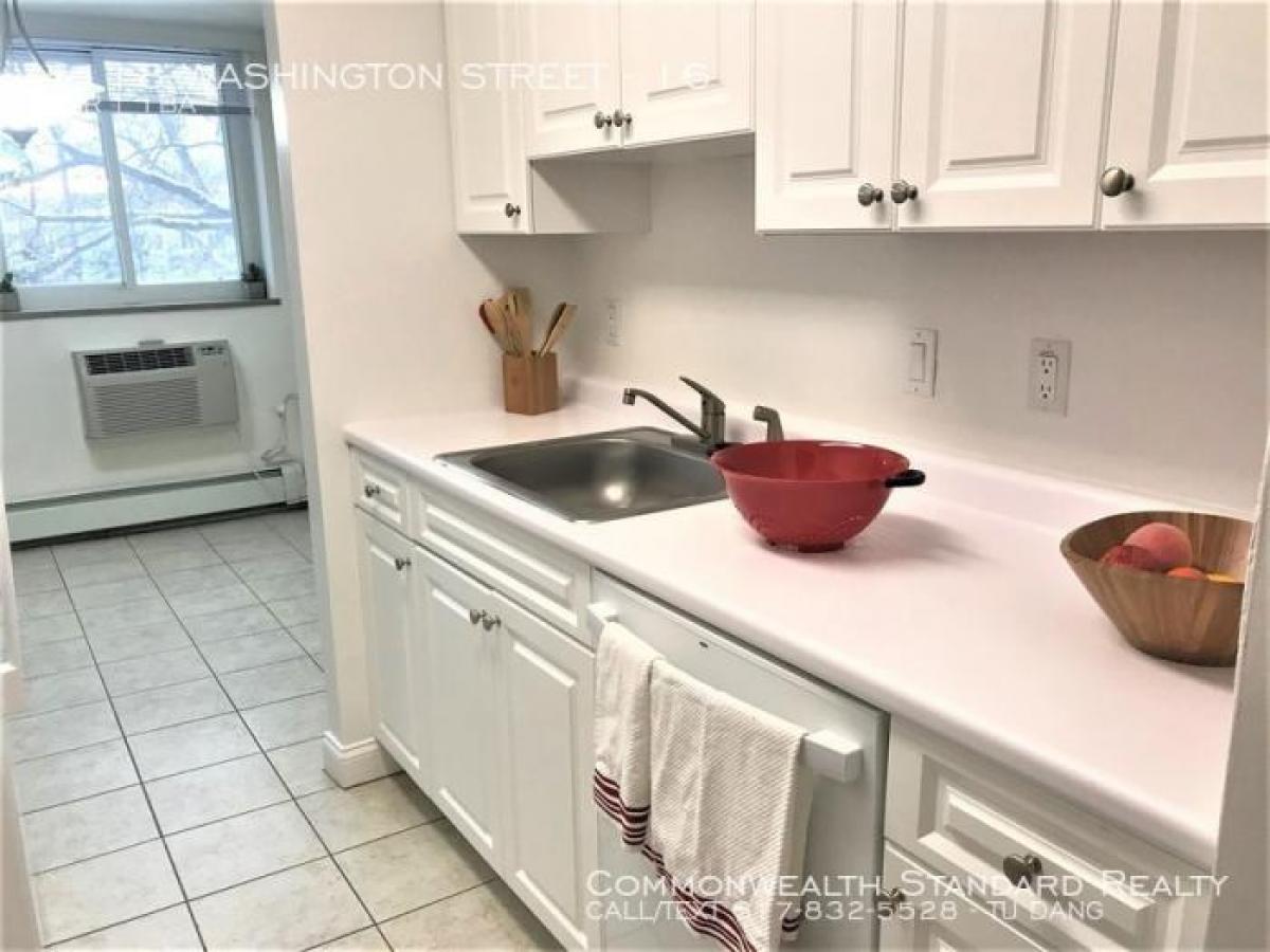 Picture of Apartment For Rent in West Roxbury, Massachusetts, United States