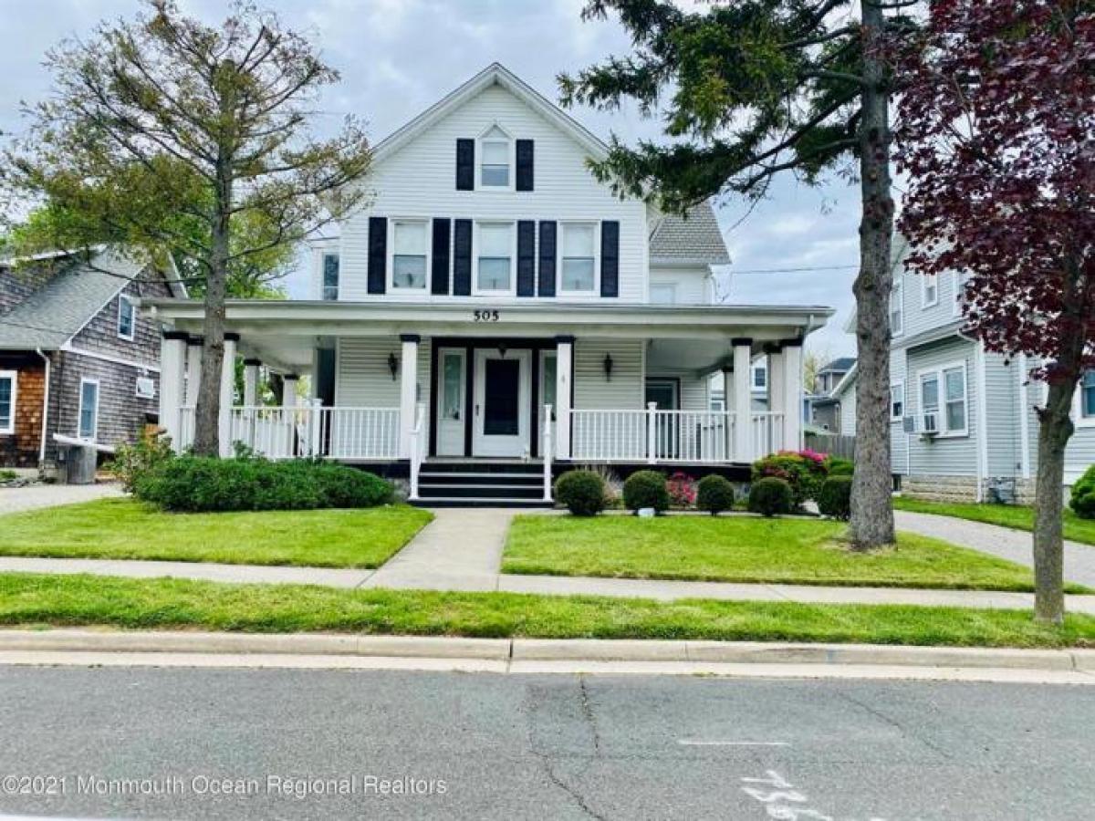 Picture of Home For Sale in Point Pleasant Beach, New Jersey, United States