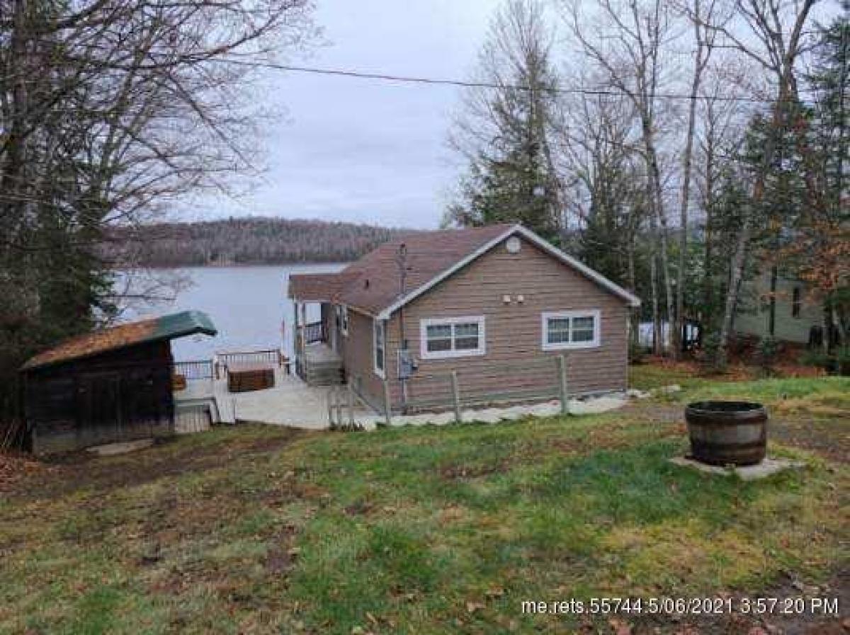 Picture of Home For Sale in Portage Lake, Maine, United States