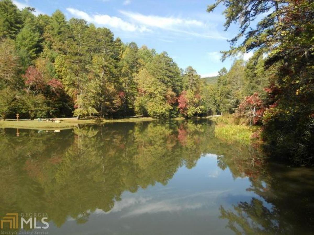 Picture of Residential Land For Sale in Lakemont, Georgia, United States