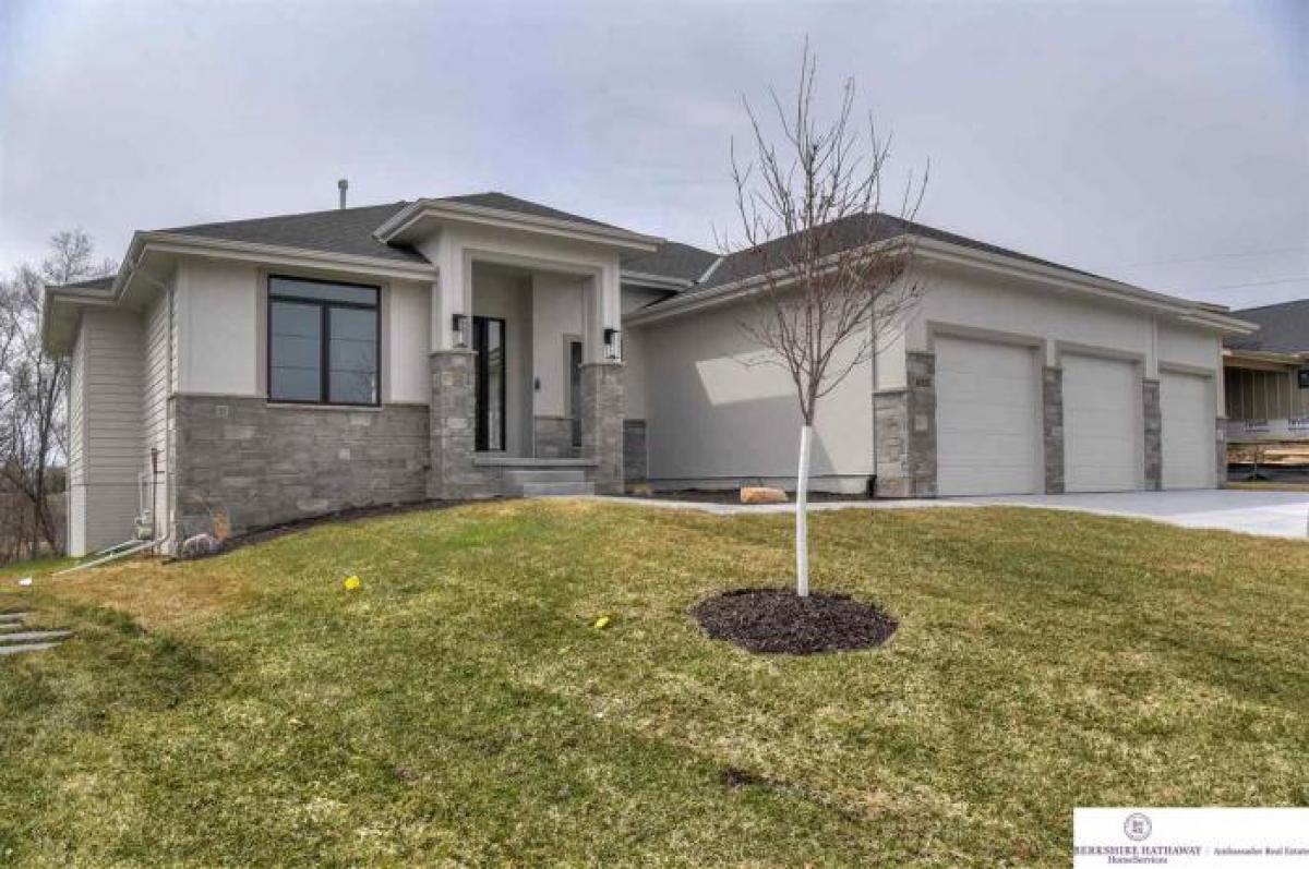 Picture of Home For Sale in Waterloo, Nebraska, United States