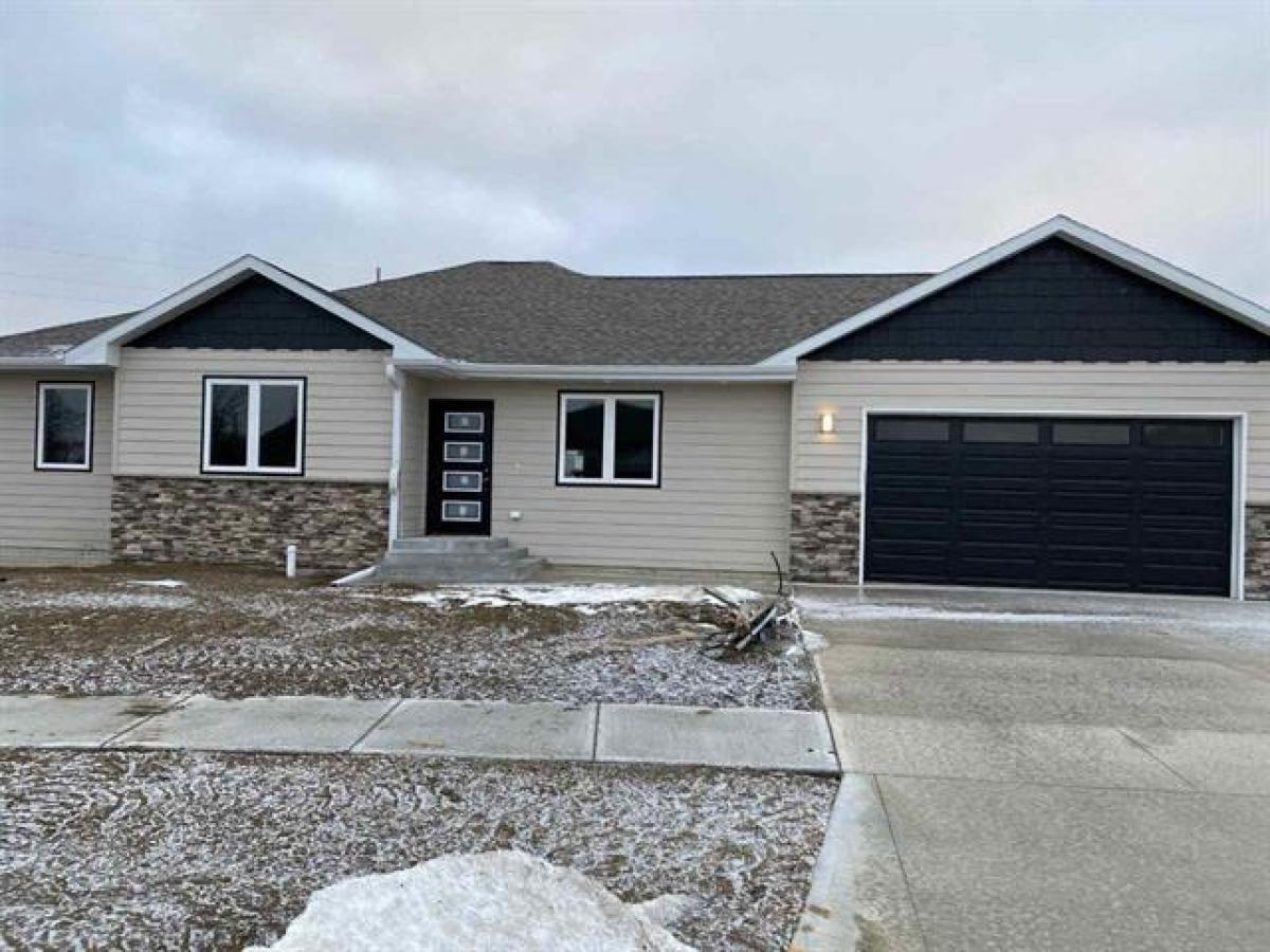 Picture of Home For Sale in Norfolk, Nebraska, United States