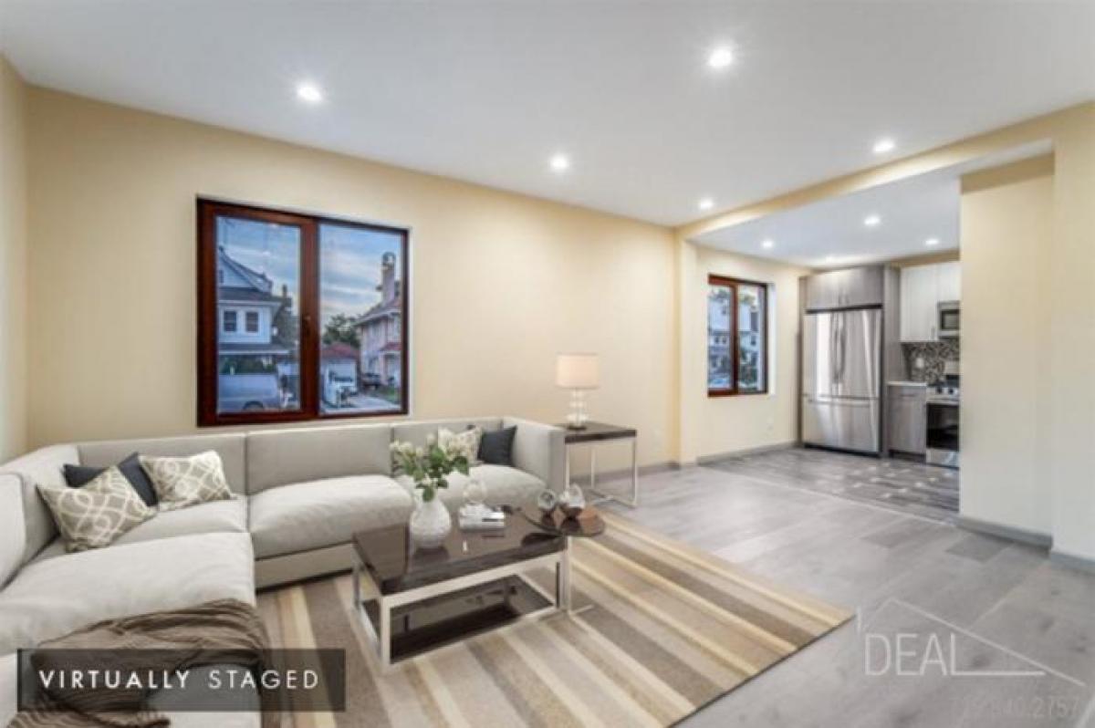 Picture of Condo For Sale in Brooklyn, New York, United States