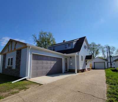 Home For Sale in Pekin, Illinois