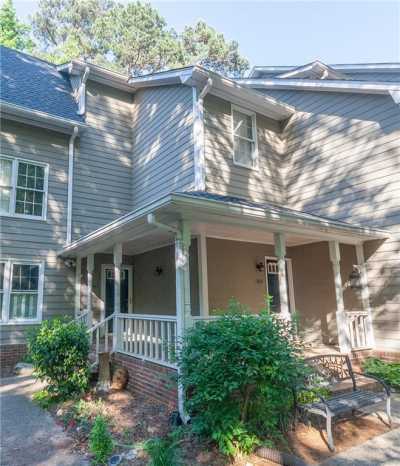 Condo For Sale in Decatur, Georgia