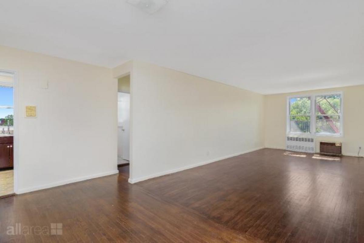 Picture of Apartment For Rent in Rego Park, New York, United States