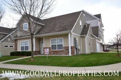 Home For Rent in Urbandale, Iowa