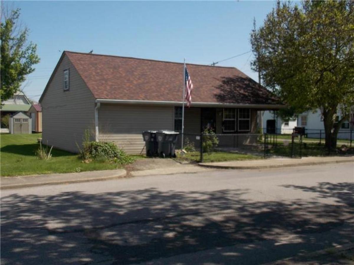 Picture of Home For Sale in Morgantown, Indiana, United States