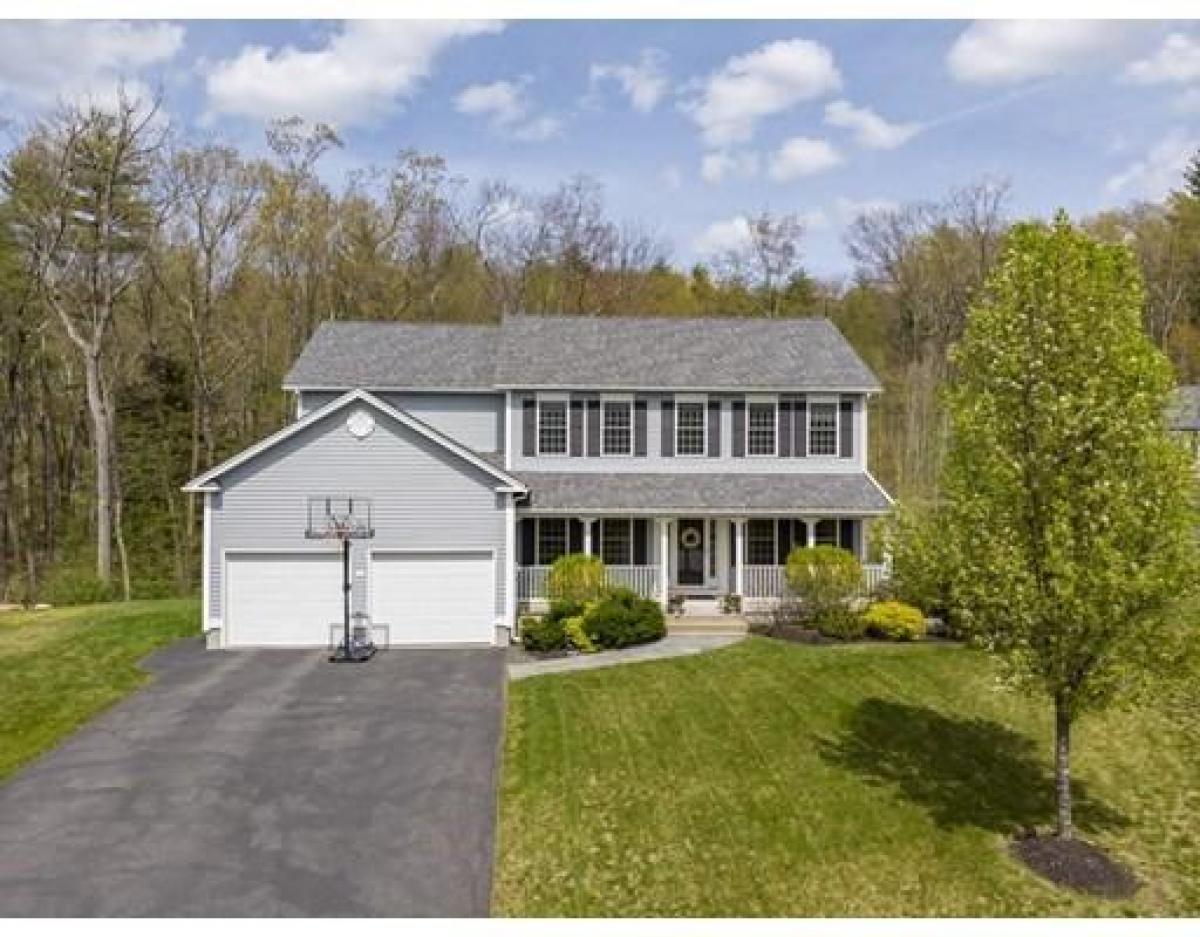 Picture of Home For Sale in Bedford, New Hampshire, United States