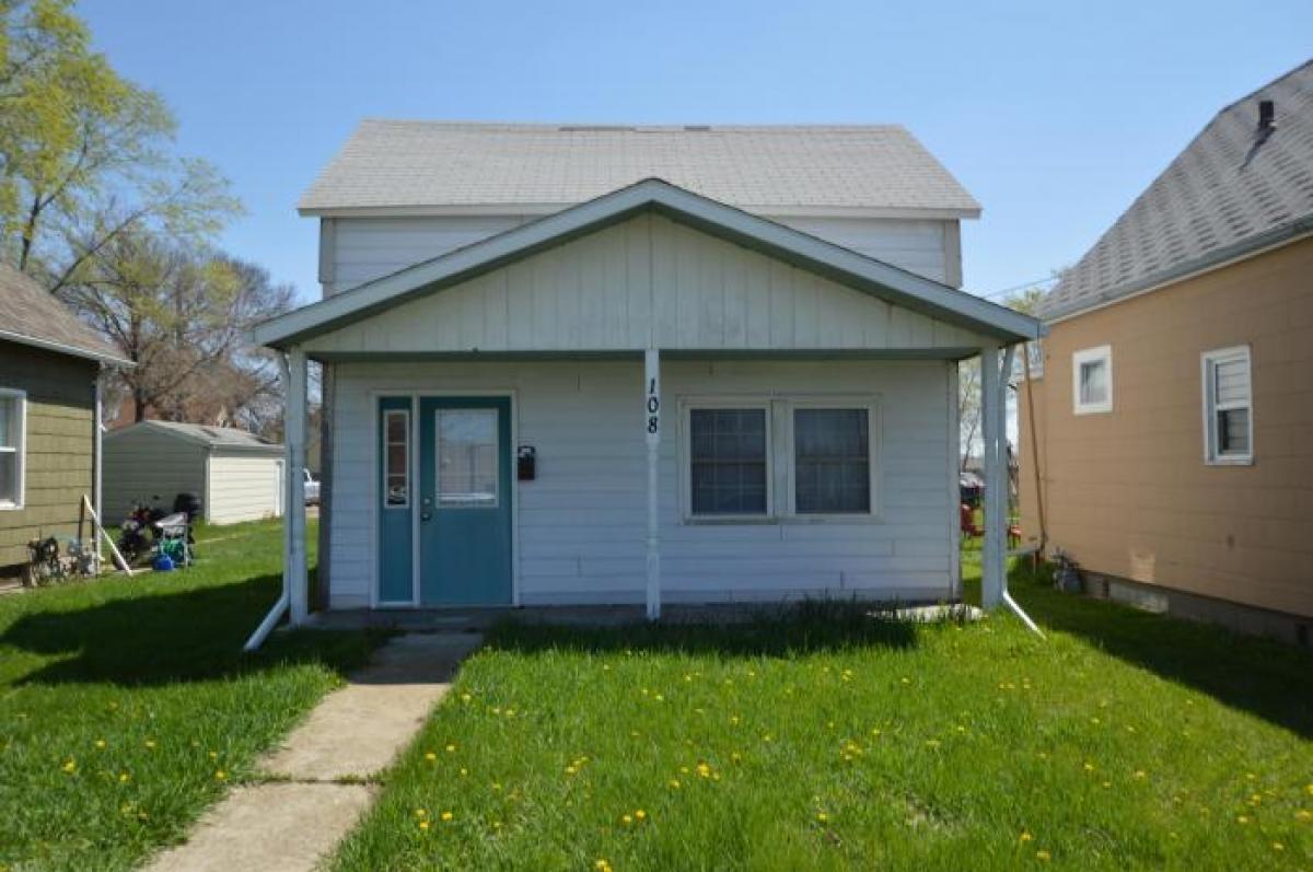 Picture of Home For Sale in Aberdeen, South Dakota, United States