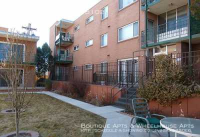 Apartment For Rent in Glendale, Colorado