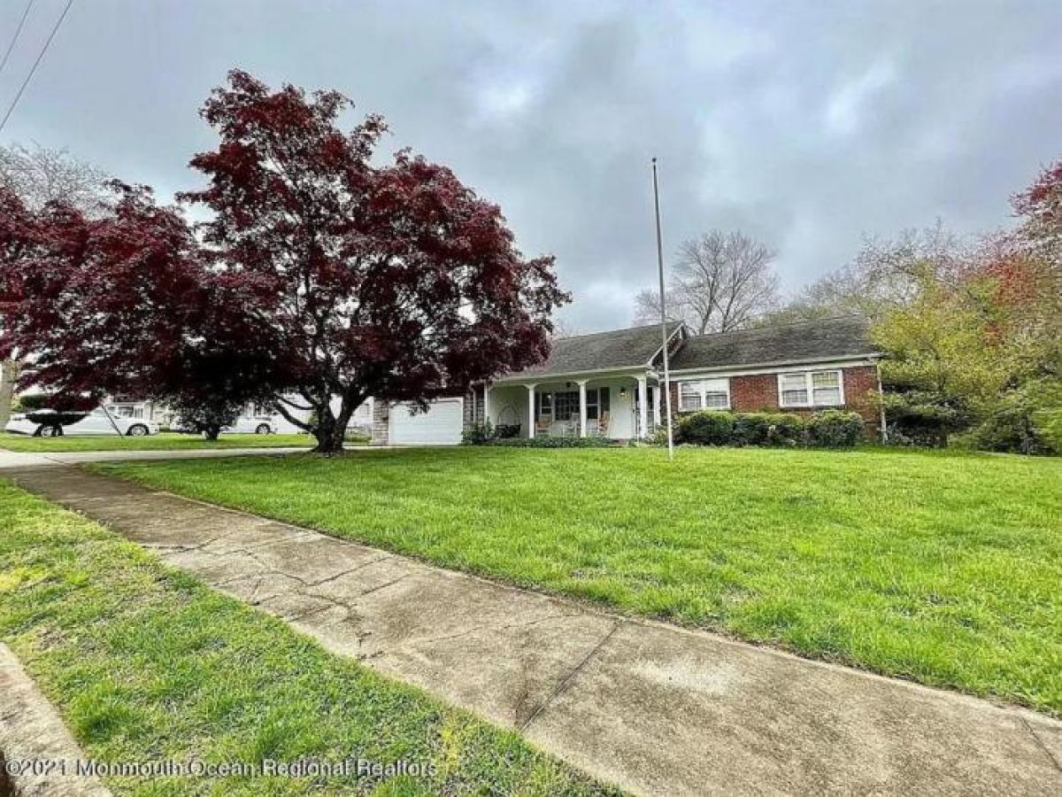 Picture of Home For Sale in Spring Lake Heights, New Jersey, United States