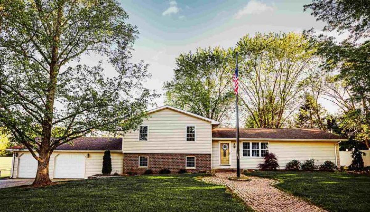 Picture of Home For Sale in Orleans, Indiana, United States