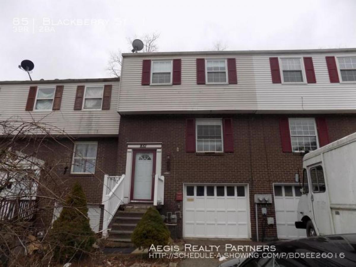 Picture of Home For Rent in West Mifflin, Pennsylvania, United States