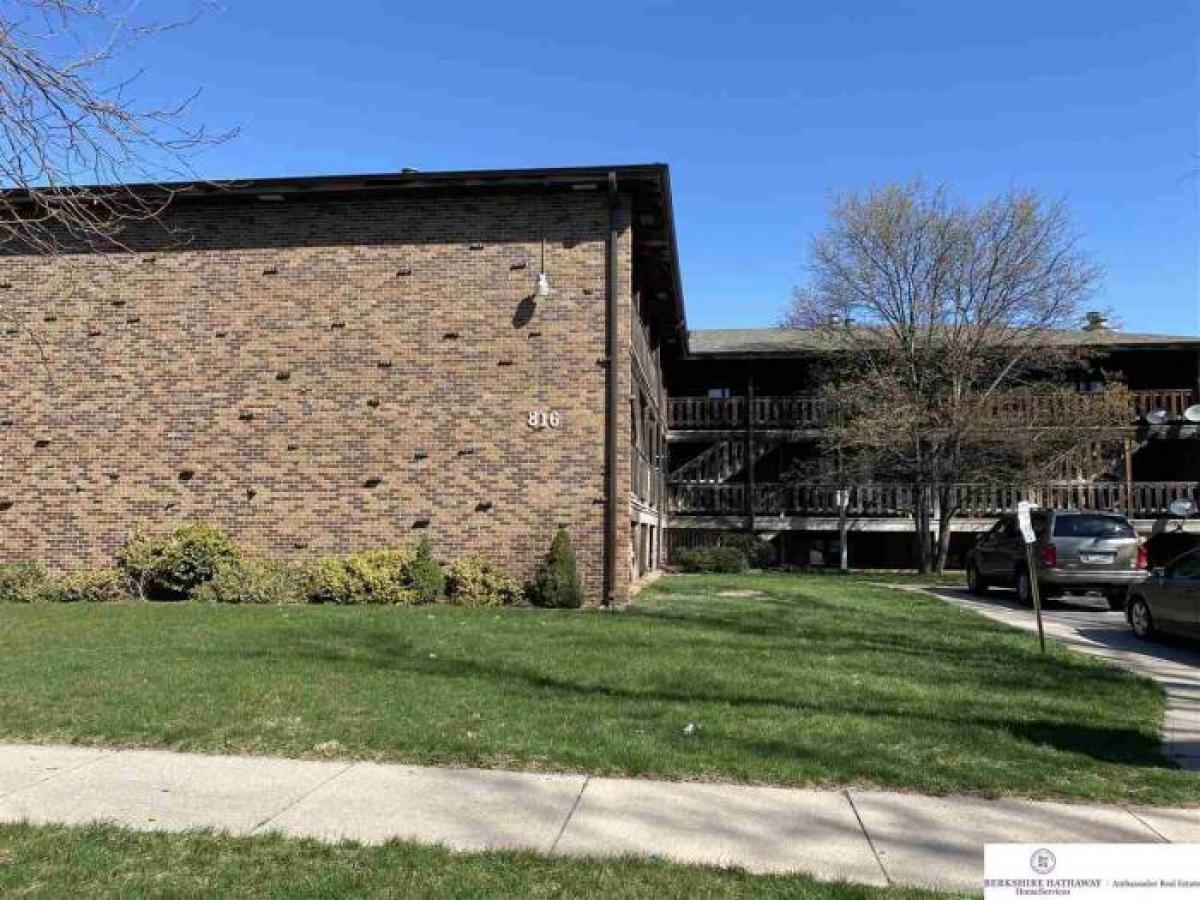 Picture of Multi-Family Home For Sale in Lincoln, Nebraska, United States